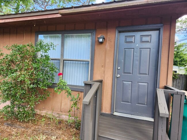 25 6th St, Unit Shalimar Rentals