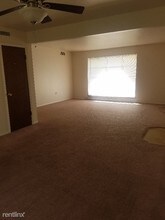 3146 NW Cache Rd in Lawton, OK - Building Photo - Building Photo