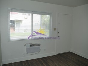 1617 Arcade Blvd in Sacramento, CA - Building Photo - Building Photo
