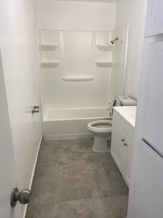 2002 N Wayside Dr photo'