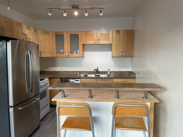 8325 W Manchester Ave, Unit C in Los Angeles, CA - Building Photo - Building Photo