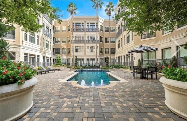 property at 1901 Post Oak Blvd