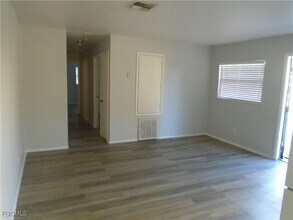 8265 Beacon Blvd in Ft. Myers, FL - Building Photo - Building Photo