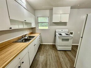 413 Freestone Dr in Euless, TX - Building Photo - Building Photo
