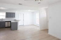 7807 Battleoak Dr photo'