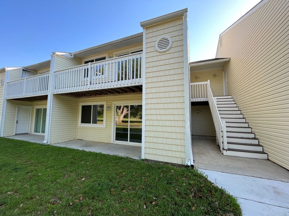 2036 Sloop Point Loop Rd in Hampstead, NC - Building Photo