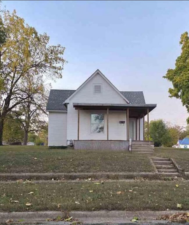 property at 2026 Ash St