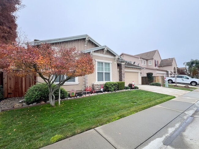 9492 E Park Dr in Elk Grove, CA - Building Photo - Building Photo