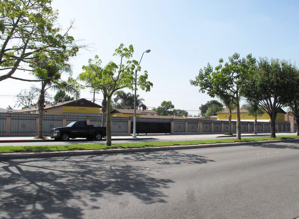 11232-1124 Atlantic Blvd in Lynwood, CA - Building Photo