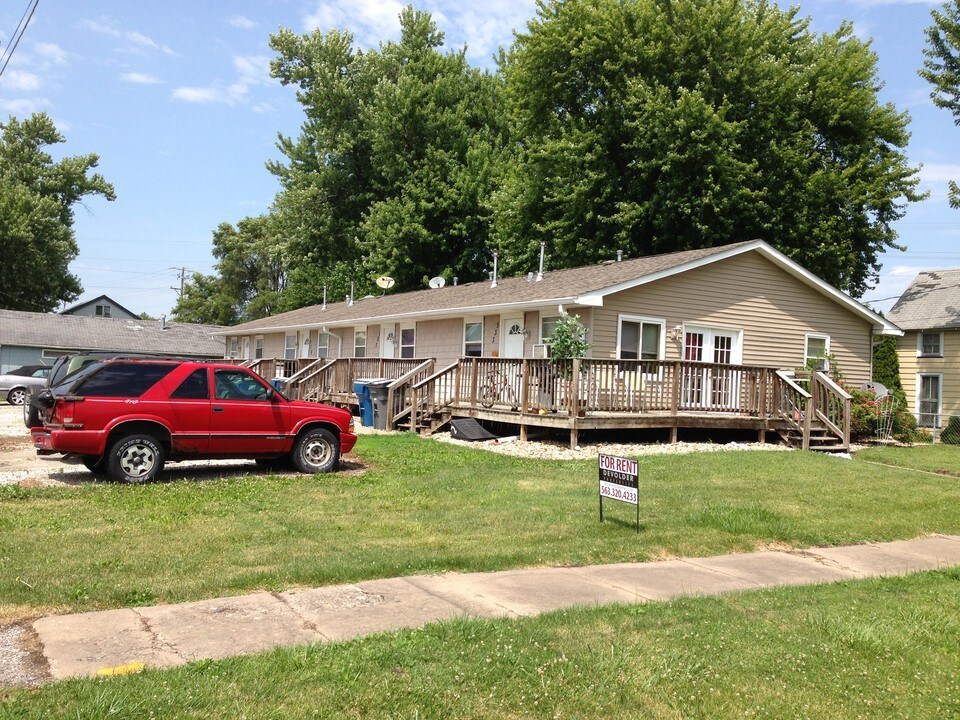 123 6th St W, Unit 115 in Milan, IL - Building Photo