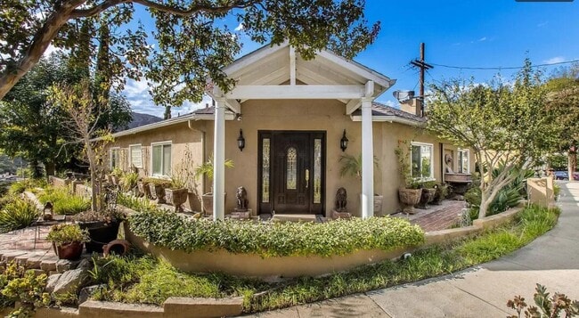 property at 1829 Rosita Dr