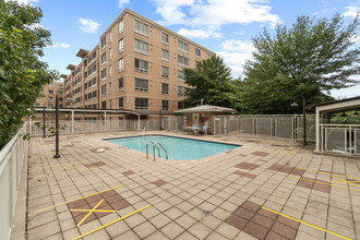 Potomac Place Condominiums in Washington, DC - Foto de edificio - Building Photo