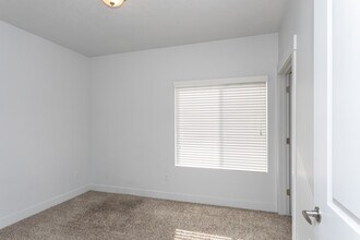Mill Point in Vineyard, UT - Building Photo - Interior Photo