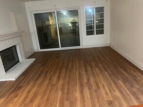 3855 Thorncroft Ln in Inglewood, CA - Building Photo - Building Photo