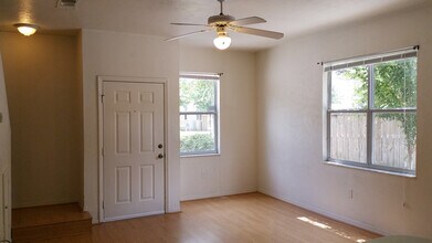 1710 NW 7th St in Gainesville, FL - Building Photo - Building Photo