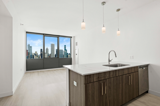 property at 811 S Michigan Ave