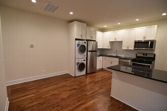 3232 N Clark St in Chicago, IL - Building Photo - Building Photo