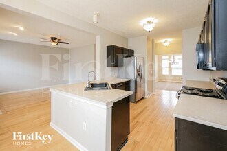 12753 Buff Stone Ct in Fishers, IN - Foto de edificio - Building Photo