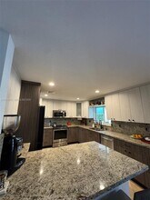 10973 NW 53rd Ln in Doral, FL - Building Photo - Building Photo