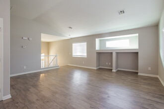 5321 Clover Blossom Ct in North Las Vegas, NV - Building Photo - Building Photo