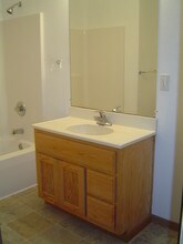 Texas Avenue Apartments in St. Joseph, MO - Foto de edificio - Other