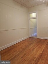 2802 N Calvert St, Unit Private in Baltimore, MD - Building Photo - Building Photo