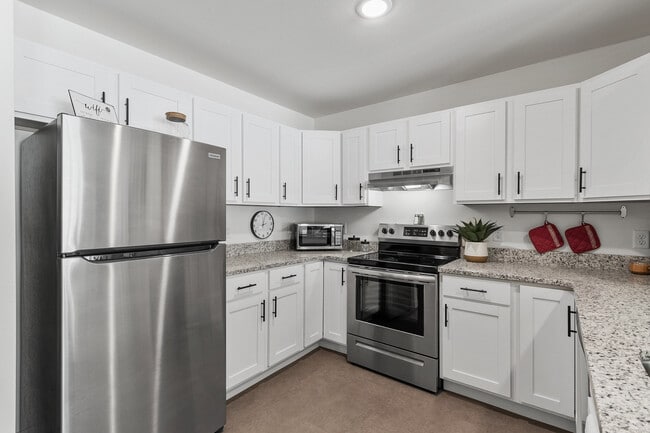 Pine Creek Apartments in Wisconsin Dells, WI - Foto de edificio - Building Photo