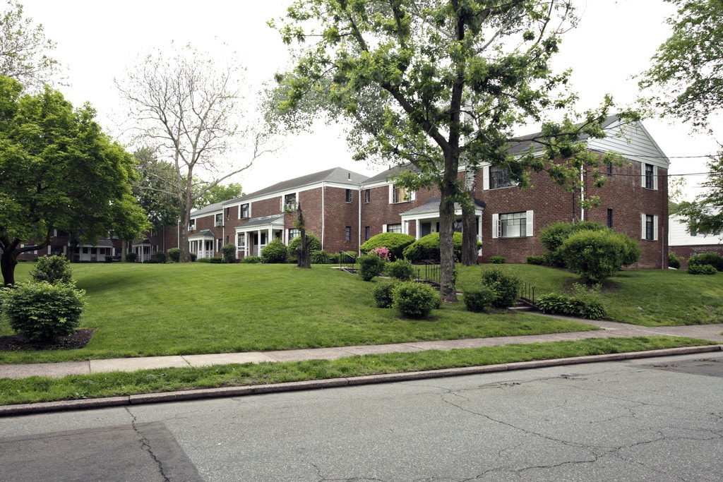 Knoll Croft Gardens Apartments Fair Lawn, NJ Apartments For Rent