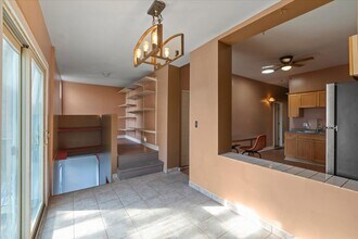 3145 W Augusta Blvd, Unit 2 in Chicago, IL - Building Photo - Building Photo