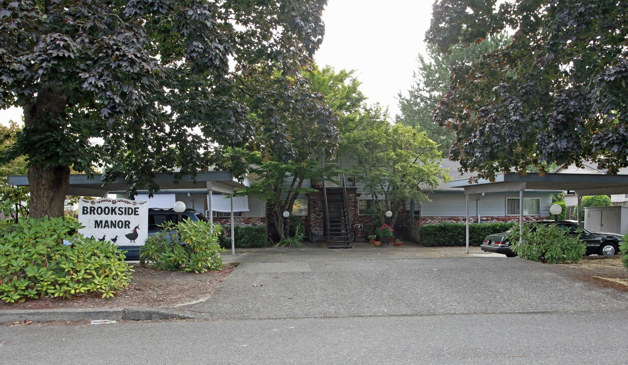 Brookside Manor in Portland, OR - Foto de edificio