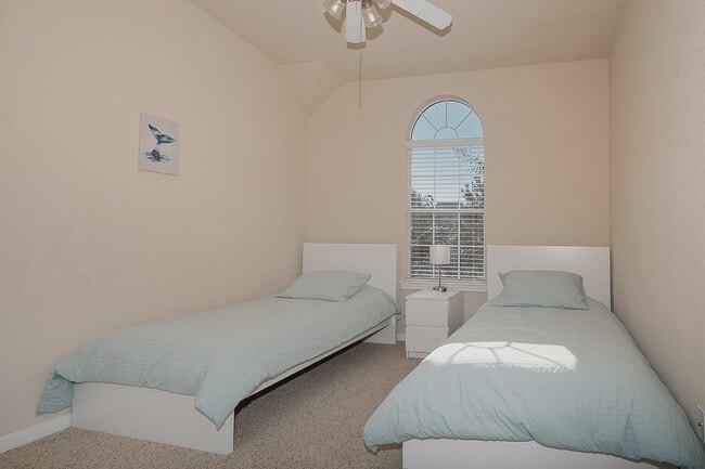 property at 3 Pine Needle Pl