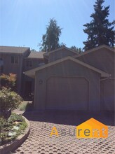 1106 E 11th St in Medford, OR - Building Photo - Building Photo