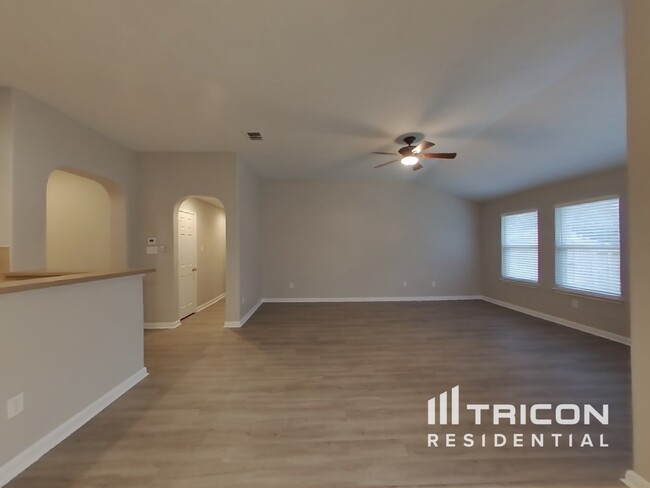 8347 Lazy Pebble in San Antonio, TX - Building Photo - Building Photo