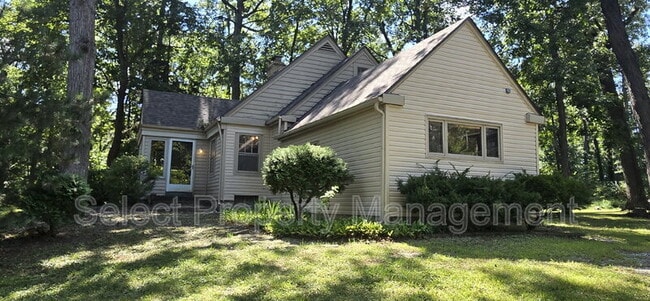 7506 W Jefferson Blvd
