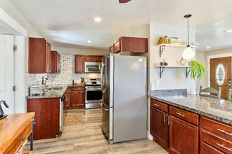 1435 Nanette Dr in West Valley City, UT - Foto de edificio - Building Photo