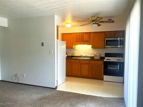 105 Wildwood Dr in Follansbee, WV - Building Photo - Building Photo