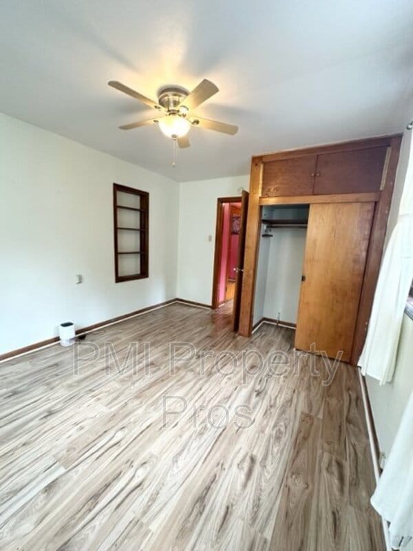 8573 N Granville Rd in Milwaukee, WI - Building Photo - Building Photo