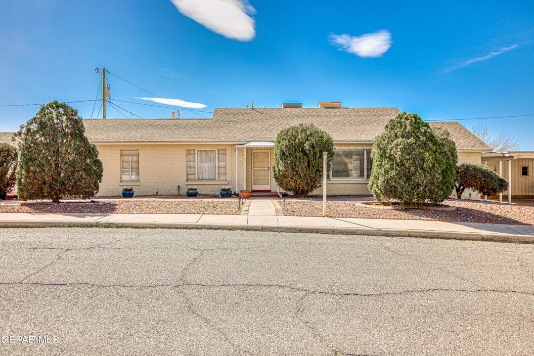 3301 Piedmont Dr in El Paso, TX - Building Photo