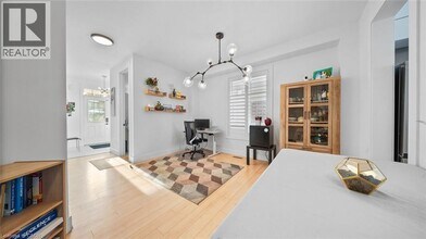 93 Gillespie Dr in Brantford, ON - Building Photo - Building Photo