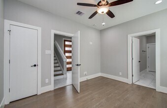2407 Anita St in Houston, TX - Building Photo - Building Photo