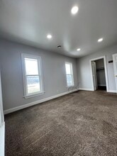 510 Ellicott St, Unit Upstairs in Batavia, NY - Building Photo - Building Photo