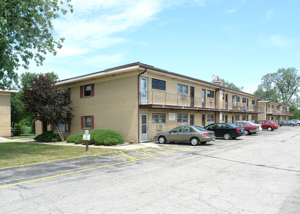 12 King Arthur Ct in Northlake, IL - Foto de edificio