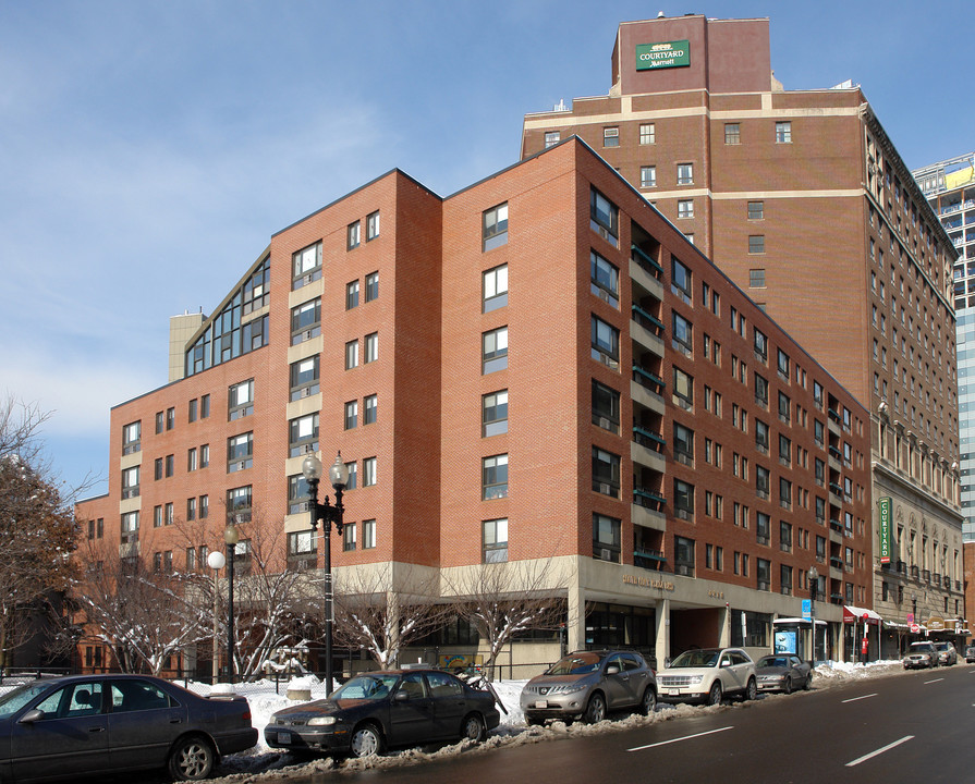 South Cove Plaza East in Boston, MA - Foto de edificio