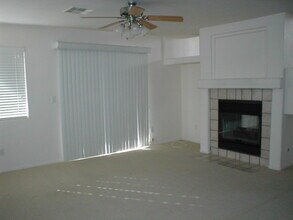 628 Rolling Valley Way in Henderson, NV - Building Photo - Building Photo