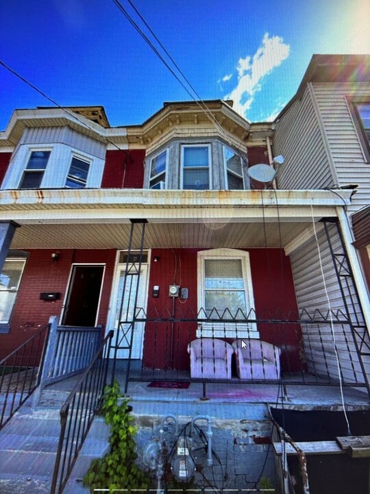 38 Fountain Ave in Trenton, NJ - Building Photo