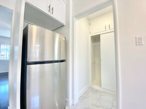 917 N Hudson Ave, Unit 7 in Los Angeles, CA - Building Photo - Building Photo