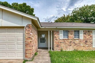 8013 Emerald Hills Way in North Richland Hills, TX - Building Photo - Building Photo