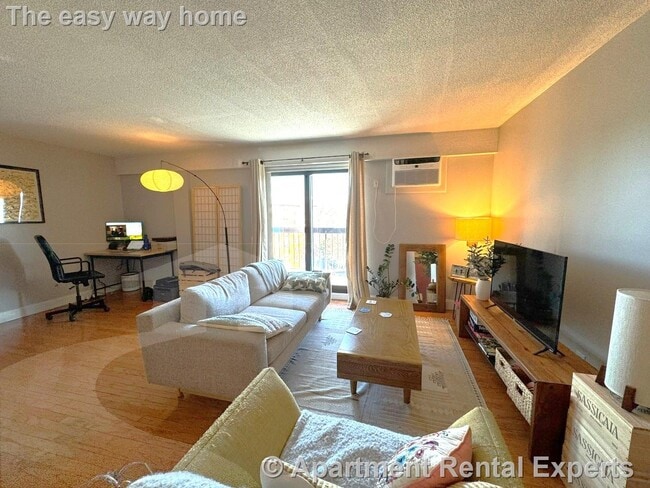 47 Mystic St, Unit #5A in Arlington, MA - Foto de edificio - Building Photo