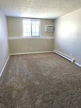 3924 Kenowa Ave in Grandville, MI - Building Photo - Building Photo