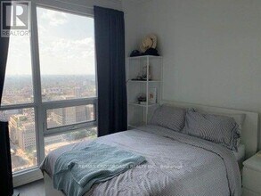 70 Temperance St in Toronto, ON - Building Photo - Building Photo